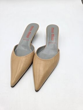 Vintage 90s Miu Miu Minimalist Mule Heels Beige Leather Size 38.5 Made in Italy